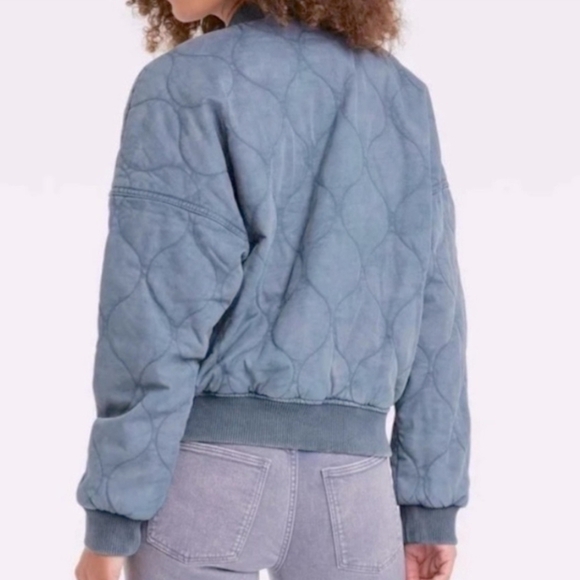 UNIVERSAL THREAD Faded Blue Quilted Bomber Jacket - Size M – NWT - Picture 3 of 11